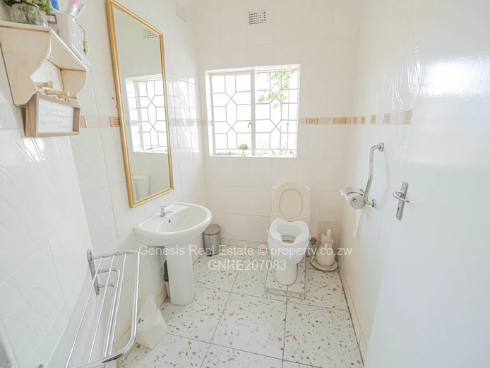 5 Bedroom House For Sale | Helensvale