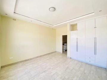 5 Bedroom Garden Flat