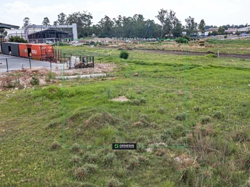 Commercial & Industrial Land