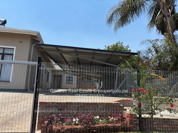 NEW Ultra Modern home in the Brooke golf estate 