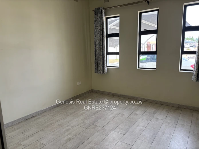 Peakwood Village 3 bedrooms with 2 bed cottage for sale 