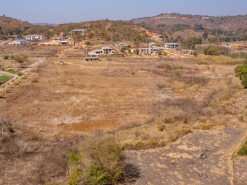 Commercial & Industrial Land