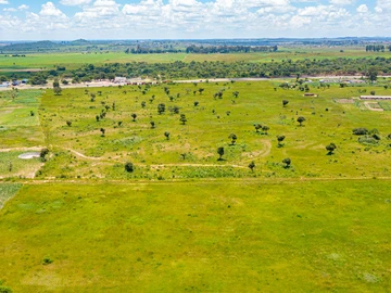 Commercial & Industrial Land