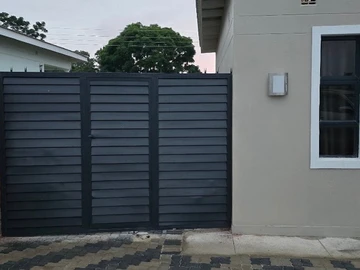 5 Bedroom Garden Flat