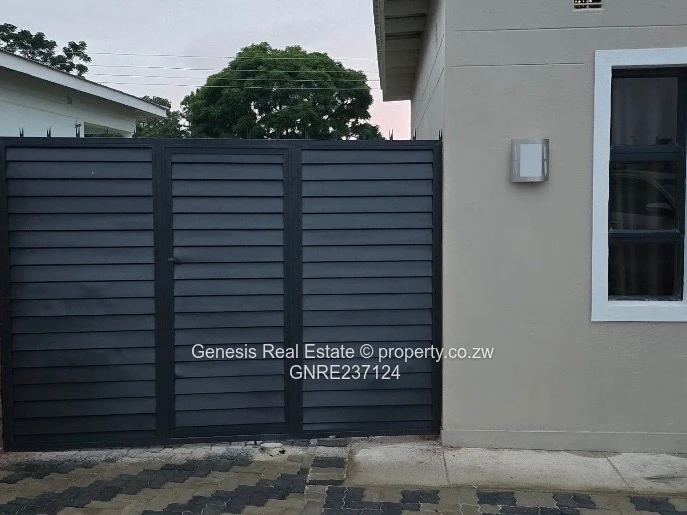 Peakwood Village 3 bedrooms with 2 bed cottage for sale 