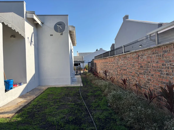 3 Bedroom Flat & Apartment