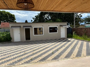 5 Bedroom Garden Flat