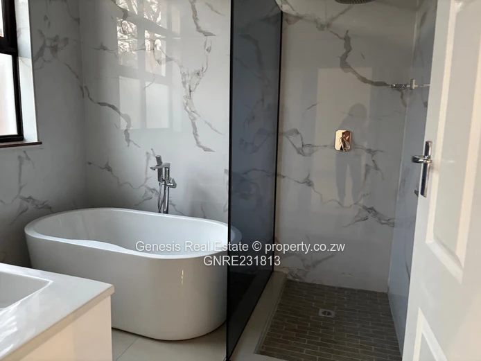 NEW Ultra Modern home in the Brooke golf estate 