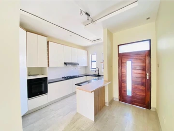 5 Bedroom Garden Flat