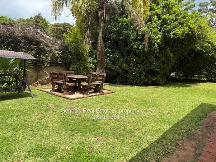 Enchanting 4 bedroom house in the Brooke Golf Estate