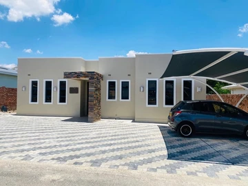 5 Bedroom Garden Flat