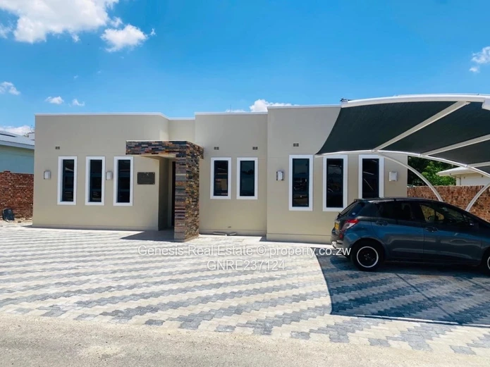 Peakwood Village 3 bedrooms with 2 bed cottage for sale 