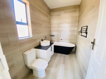 5 Bedroom Garden Flat