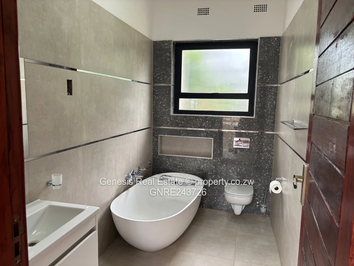 Modern 4 bed Cluster for sale