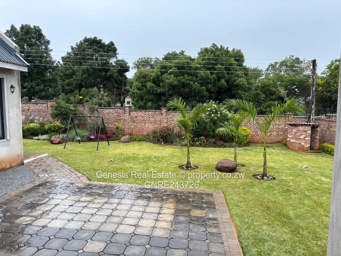 Modern 4 bed Cluster for sale