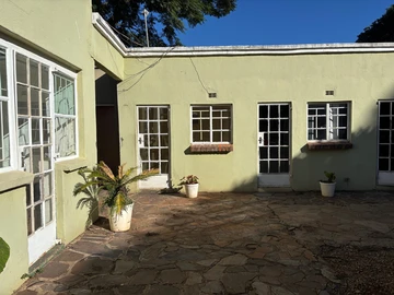 3 Rooms for rent in Borrowdale Hub