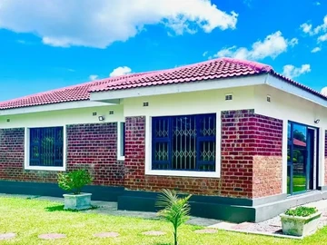 2 Bedroom Flat & Apartment