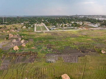 Commercial & Industrial Land