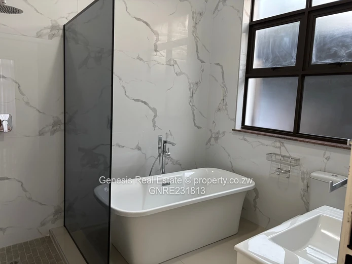 NEW Ultra Modern home in the Brooke golf estate 